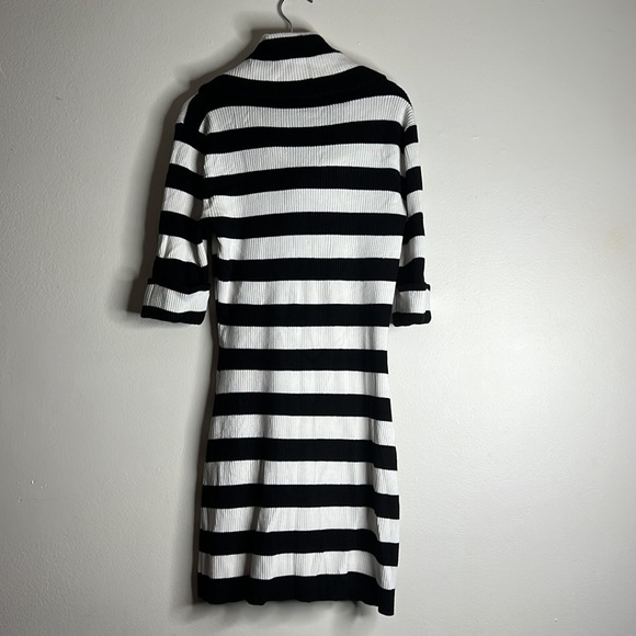 Inc - Picture 2 of 2